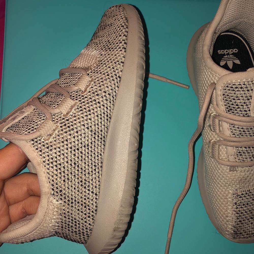 Adida shoes - Picture 2 of 4